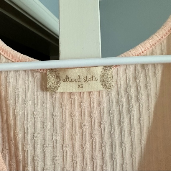 Altar’d State light pink v-neck peplum tank - Picture 2 of 5